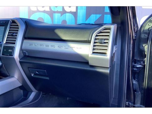 Used 2017 Ford F350 Platinum w/ Platinum Ultimate Package image 18