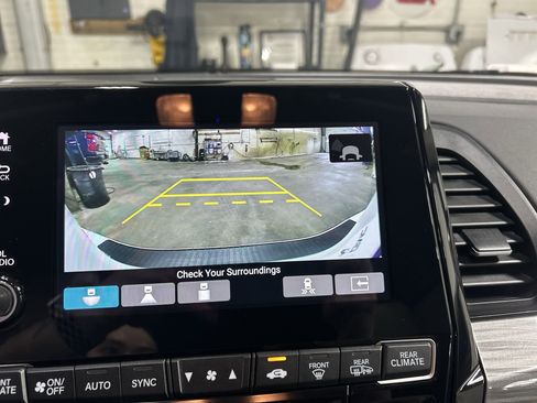 Used 2024 Honda Odyssey Elite image 16