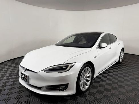Used 2016 Tesla Model S 90D AWD/4WD image 2