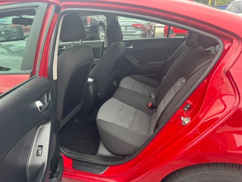 Used 2018 Kia Forte S FWD image 4