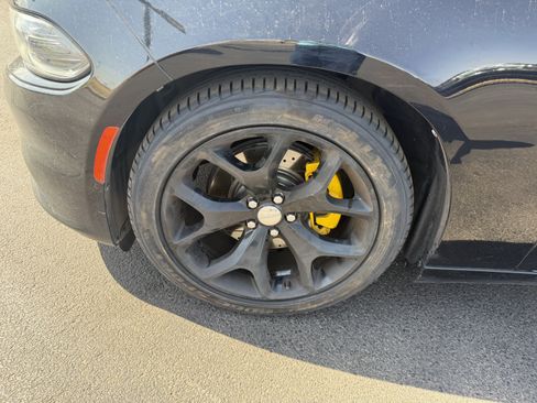 Used 2016 Dodge Charger R/T RWD image 5