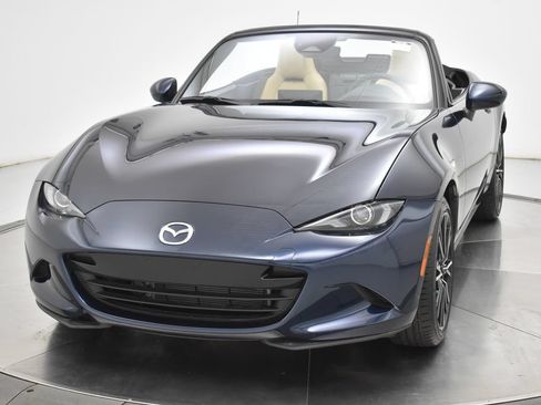 Certified 2025 MAZDA MX-5 Miata Grand Touring RWD image 15