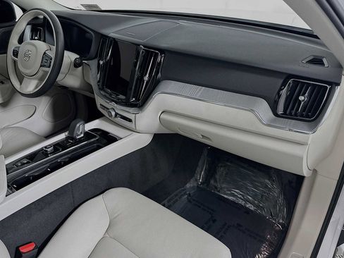 Certified 2025 Volvo XC60 B5 Plus w/ Protection Package Premier image 27