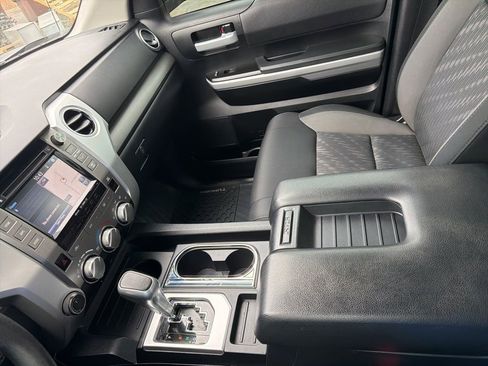 Used 2018 Toyota Tundra SR5 image 16