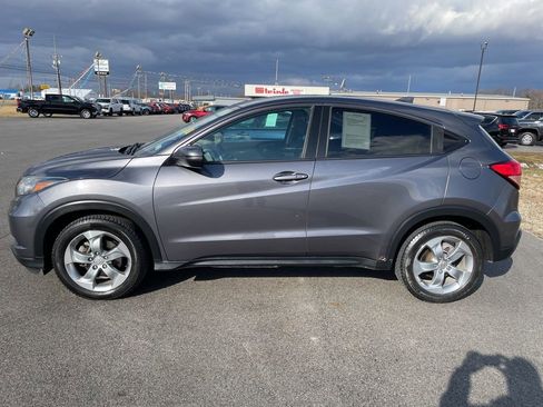 Used 2017 Honda HR-V EX image 3