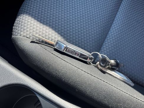 Used 2025 Kia Soul LX w/ LX Technology Package FWD image 17