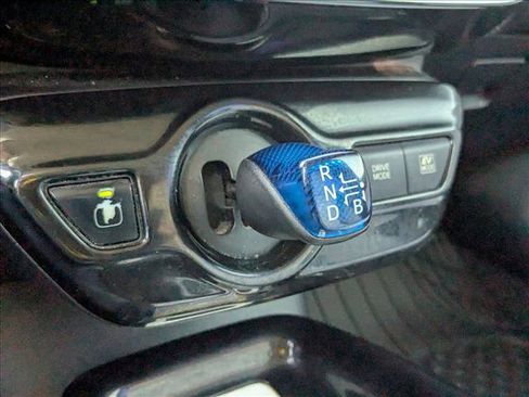 Used 2016 Toyota Prius Three image 12