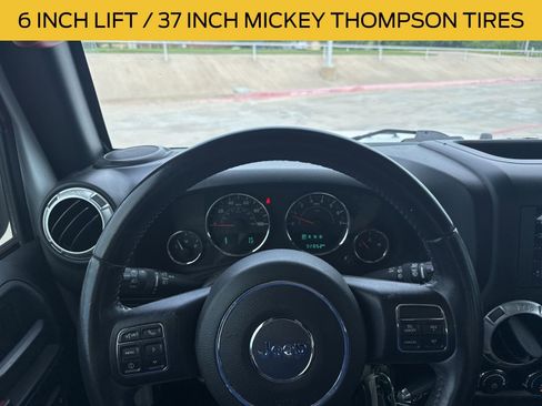 Used 2016 Jeep Wrangler Unlimited Rubicon w/ Connectivity Group AWD/4WD image 11