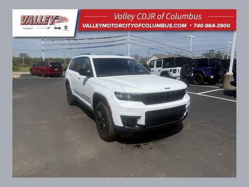 Certified 2024 Jeep Grand Cherokee L Altitude AWD/4WD image 1