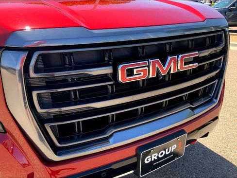 Used 2024 GMC Yukon AT4 w/ Technology Package AWD/4WD image 37