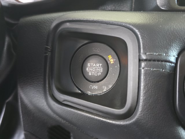 Certified 2025 Jeep Wrangler Unlimited Rubicon w/ Convenience Group AWD/4WD image 15
