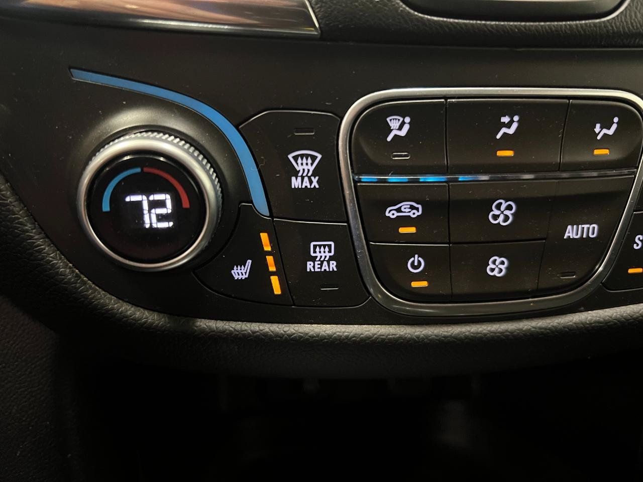Used 2018 Chevrolet Equinox LT FWD image 43