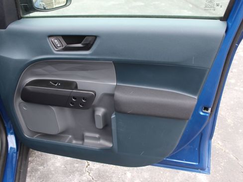 Used 2023 Ford Maverick XL image 11