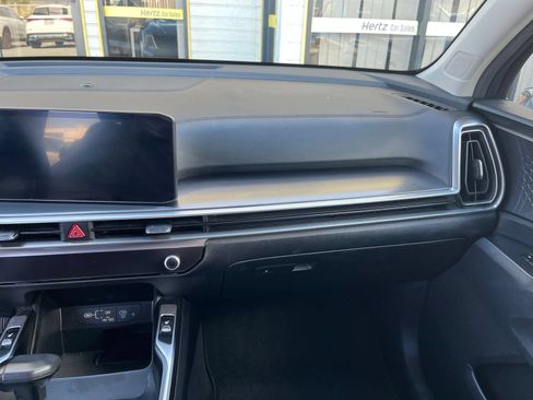 Used 2024 Kia Sorento S FWD image 37