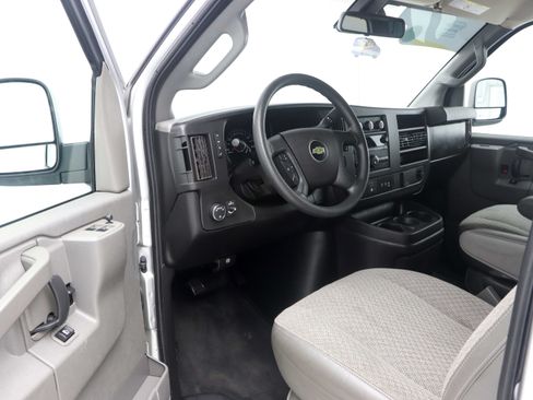 Used 2020 Chevrolet Express 3500 LT w/ LT Preferred Equipment Group RWD image 19