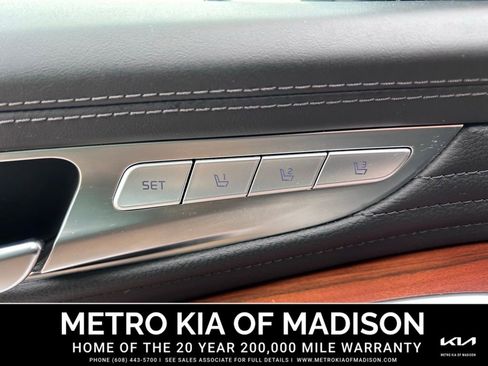 Used 2020 Kia K900 Luxury w/ VIP Package image 16