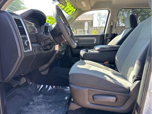 Used 2022 RAM 1500 Classic SLT image 14