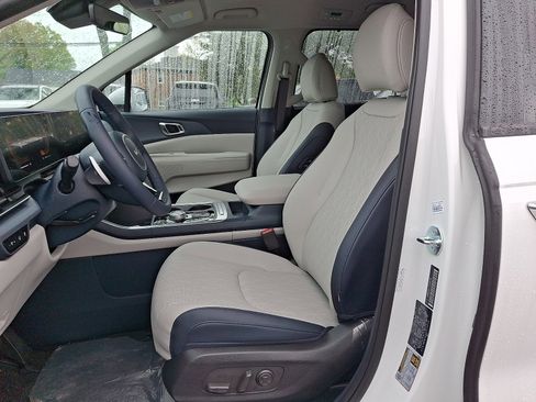 New 2026 Kia Carnival EX FWD image 6