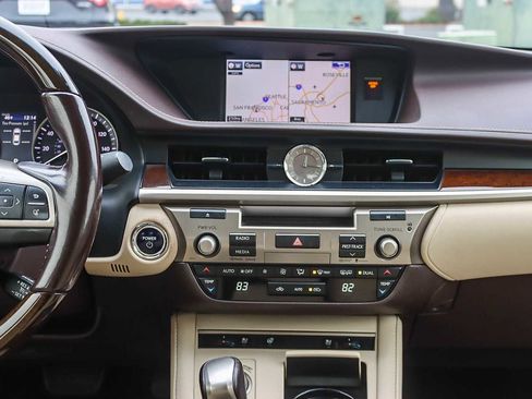 Used 2016 Lexus ES 300h image 12