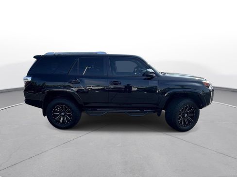 Used 2017 Toyota 4Runner SR5 RWD image 5