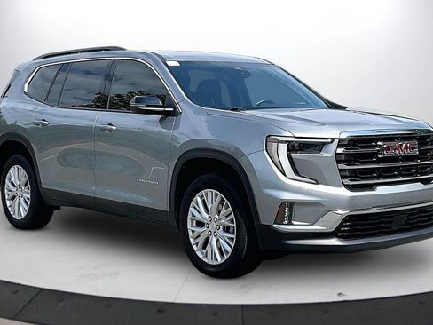 Used 2025 GMC Acadia Elevation w/ Elevation Premium Package FWD image 2