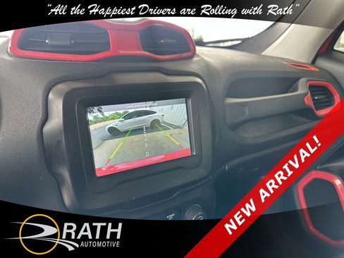 Used 2021 Jeep Renegade Latitude AWD/4WD image 15