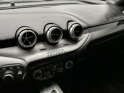 Certified 2014 Ferrari F12 Berlinetta image 24