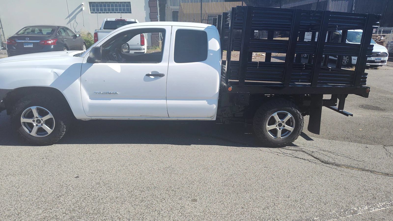 Used 2012 Toyota Tacoma 2WD Access Cab w/ Convenience Pkg image 2