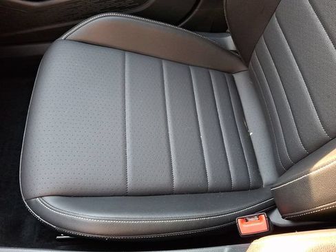 Certified 2023 Volkswagen Jetta SE w/ Panoramic Sunroof Package FWD image 26