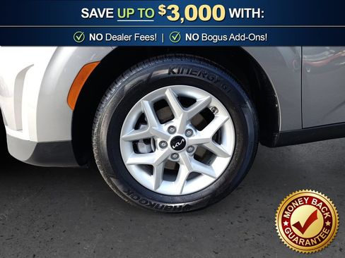 Used 2025 Kia Soul LX w/ LX Technology Package FWD image 13