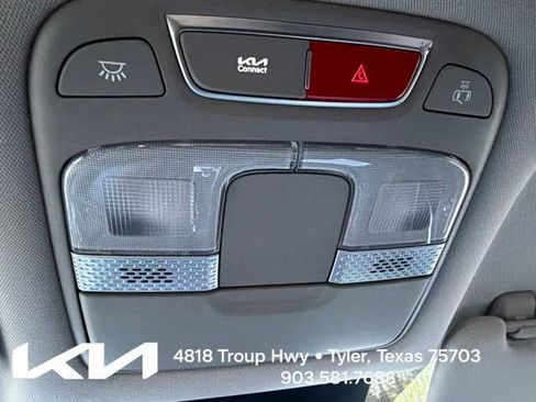 Certified 2025 Kia Telluride LX FWD image 23
