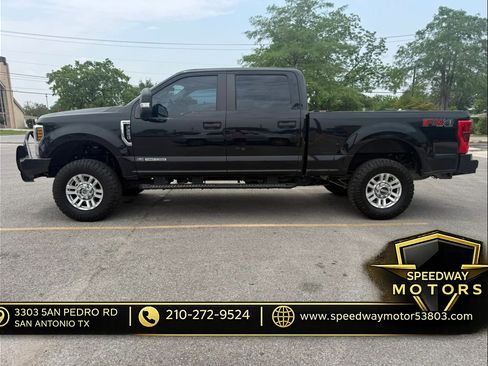Used 2019 Ford F250 XL w/ STX Appearance Package AWD/4WD image 4