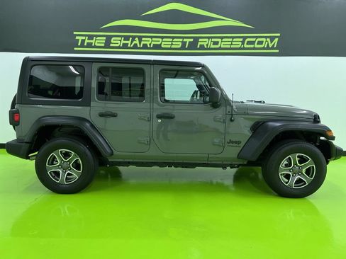Used 2022 Jeep Wrangler Unlimited Sport AWD/4WD image 11