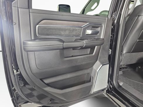 New 2026 RAM 3500 Laramie AWD/4WD image 32