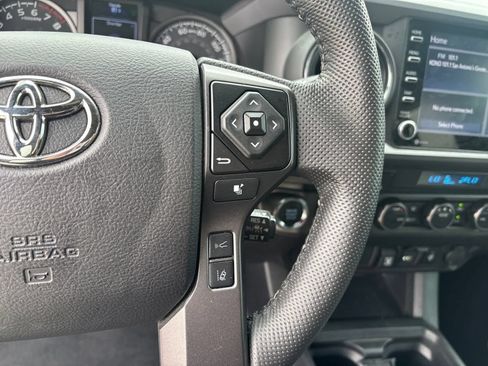 Used 2022 Toyota Tacoma TRD Off-Road AWD/4WD image 18
