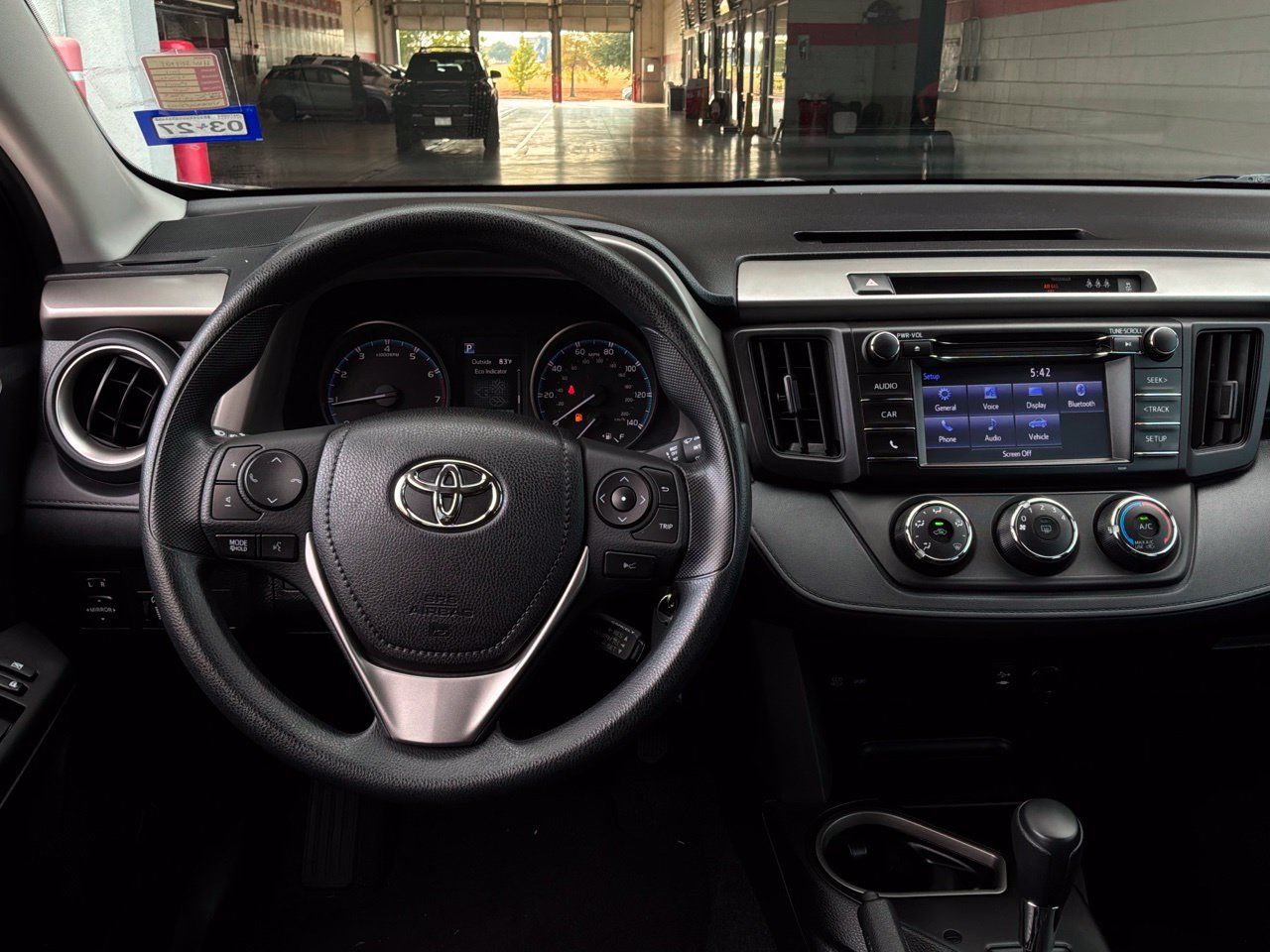 Used 2017 Toyota RAV4 LE FWD image 13