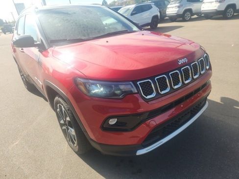 Used 2023 Jeep Compass Limited image 4