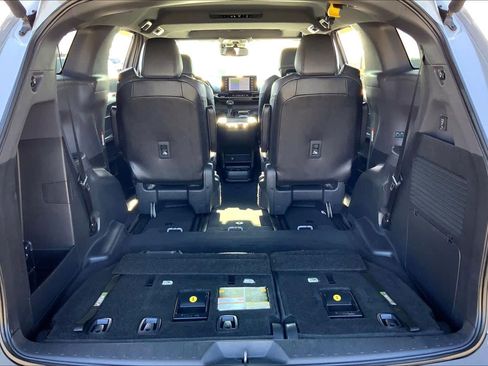 Certified 2024 Toyota Sienna XLE Woodland Edition AWD/4WD image 34