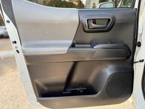Used 2019 Toyota Tacoma SR w/ SR Convenience Package image 18