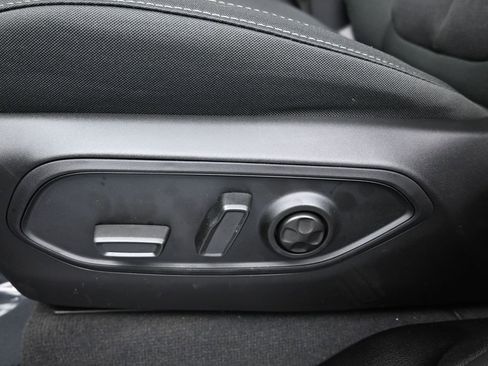 New 2025 Jeep Grand Cherokee L Laredo image 13