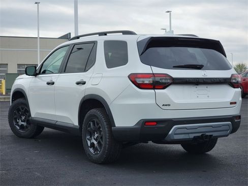 New 2025 Honda Pilot TrailSport image 5