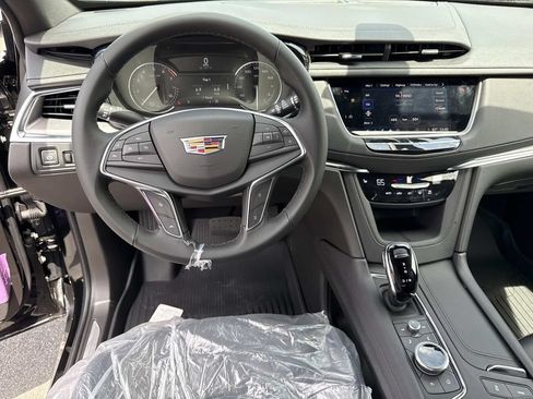 New 2026 Cadillac XT5 Luxury w/ LPO, Floor Liner Package AWD/4WD image 10