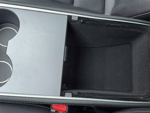 Used 2023 Tesla Model 3 Standard Range image 31