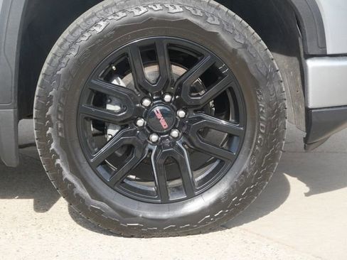 Used 2025 GMC Sierra 1500 Elevation image 10