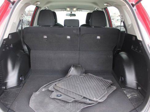 Used 2016 Toyota RAV4 LE image 10