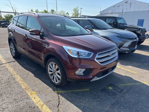 Used 2018 Ford Escape Titanium w/ Ford Safe & Smart Package AWD/4WD image 6