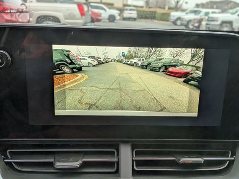 Certified 2025 Chevrolet Trax LT w/ LT Convenience Package image 28