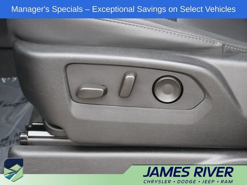 Used 2024 Chevrolet Suburban LT AWD/4WD image 25