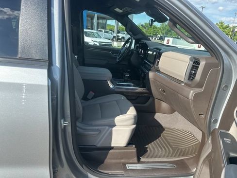 Used 2024 Chevrolet Silverado 1500 RST w/ Convenience Package II AWD/4WD image 32