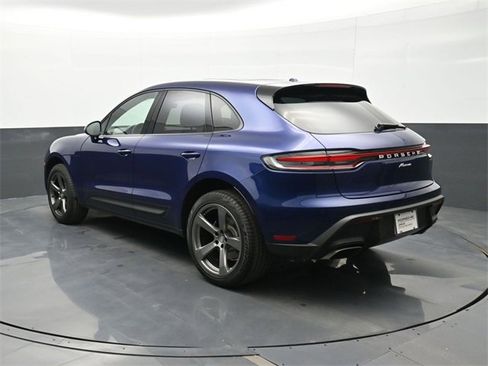 Certified 2025 Porsche Macan image 3